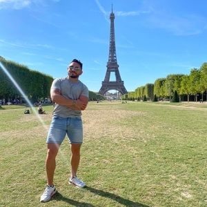 Meet your Posher, Carlos